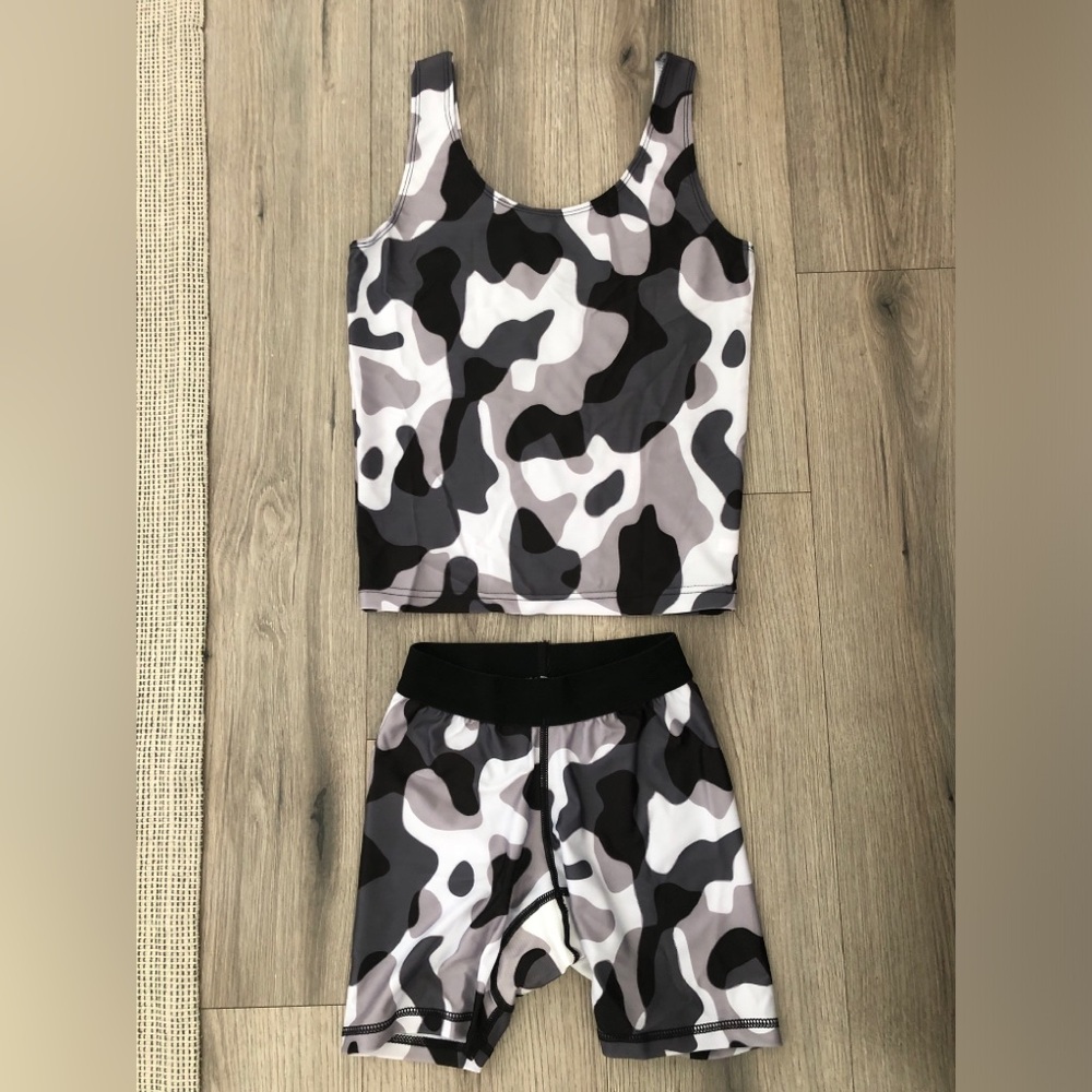 New Women’s Camo Workout Set Tank Shorts Black White Camouflage XS